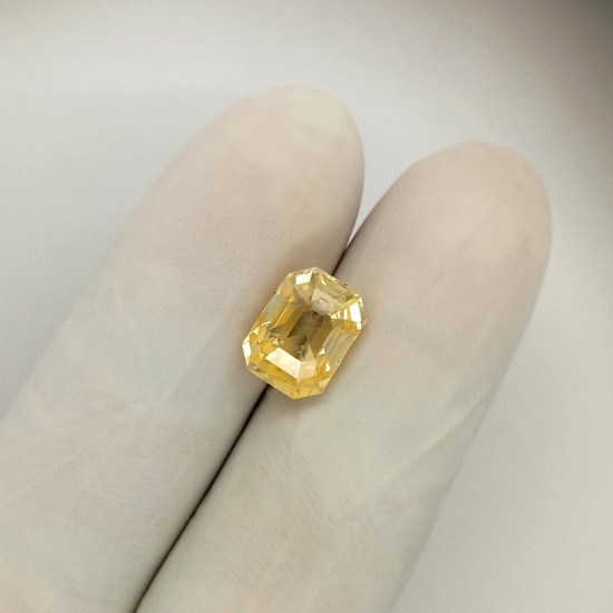 Yellow Sapphire (Pukhraj) 5.09 Ct Best Quality Yellow Sapphire (Pukhraj) 5.09 Ct Best Quality